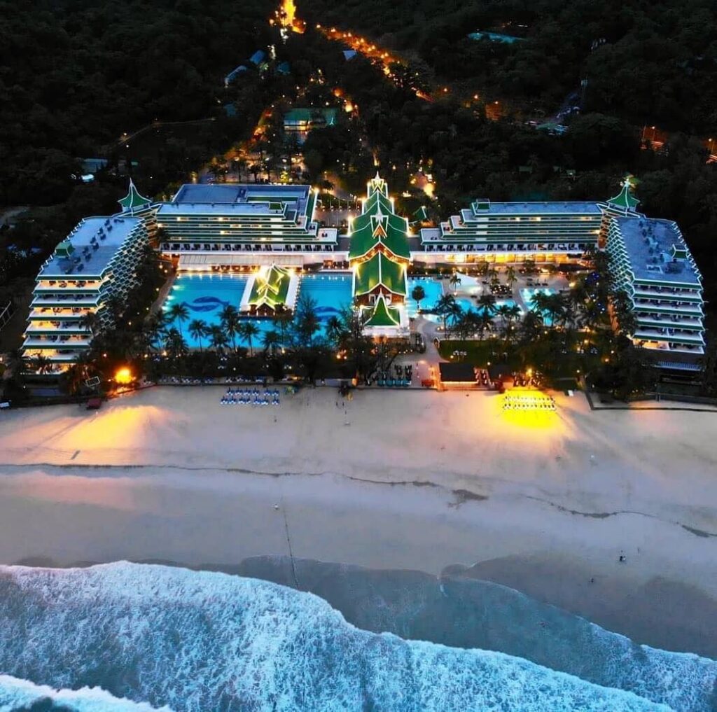 le-meridien-phuket-beach-resort-04